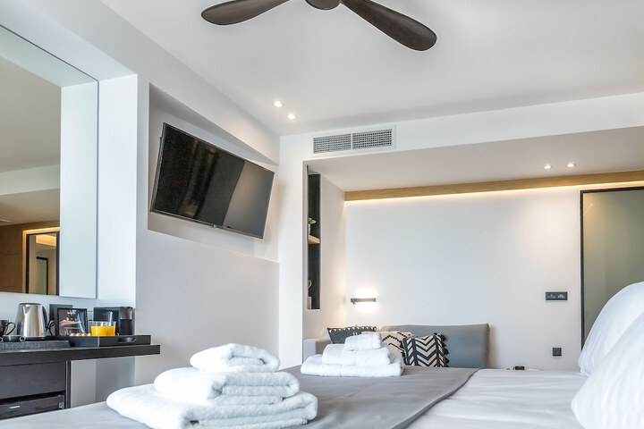 Room 35 of 69