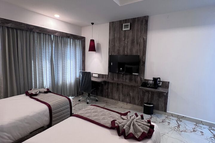 Room 8 of 20