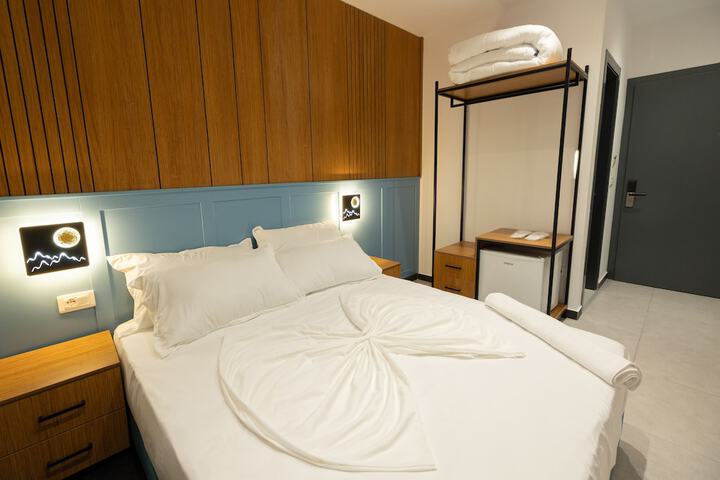 Room 6 of 50