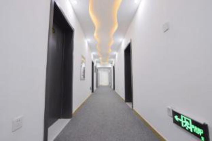 Qixiang Boutique Hotel (Chongqing Road Vitality City Branch)