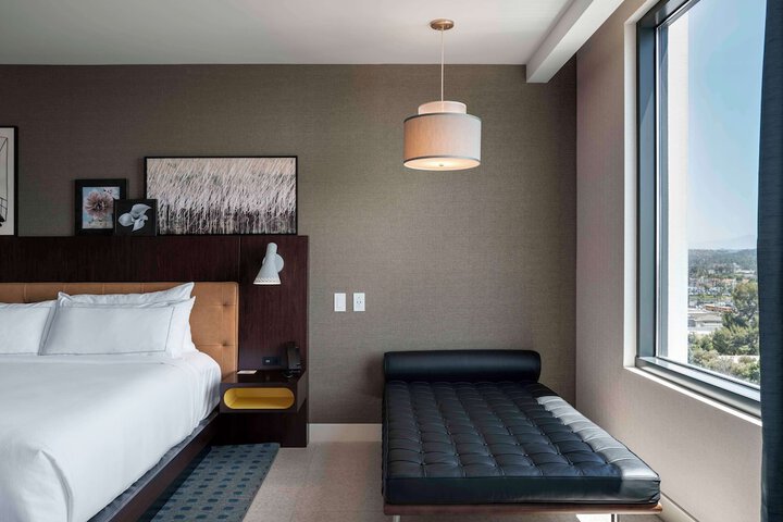 Room 13 of 71