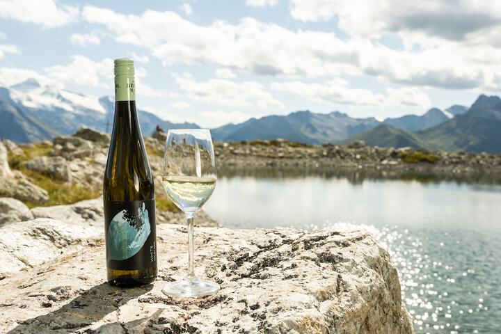 Dining 108 of 127