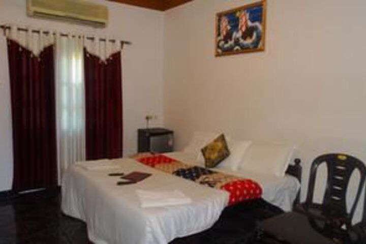 Room 16 of 19