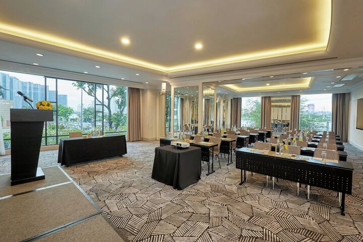 Business Center 108 of 128