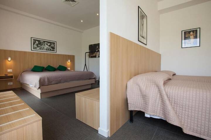 Room 47 of 86