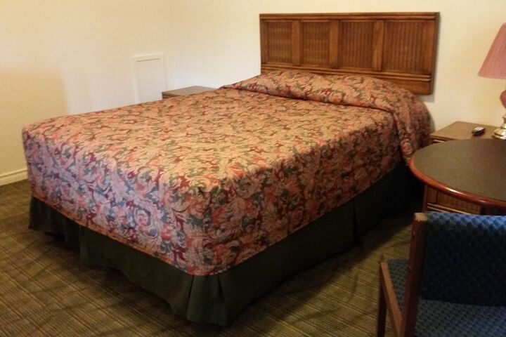 Room 13 of 31
