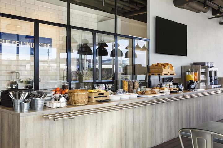 Breakfast area