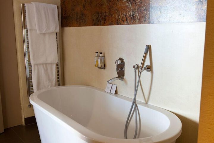Room 12 of 20