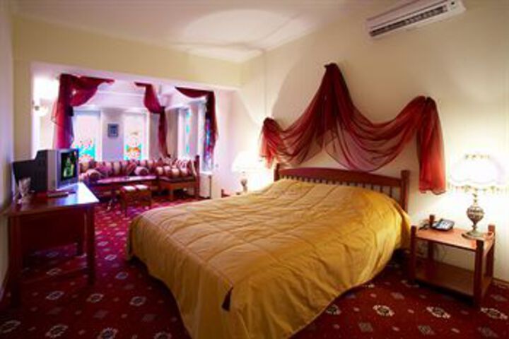 Vershina Hotel