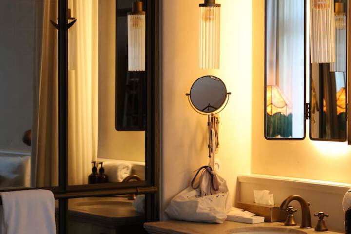 Room 50 of 105