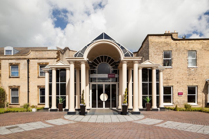 Mercure York Fairfield Manor Hotel York | Bookonline.com
