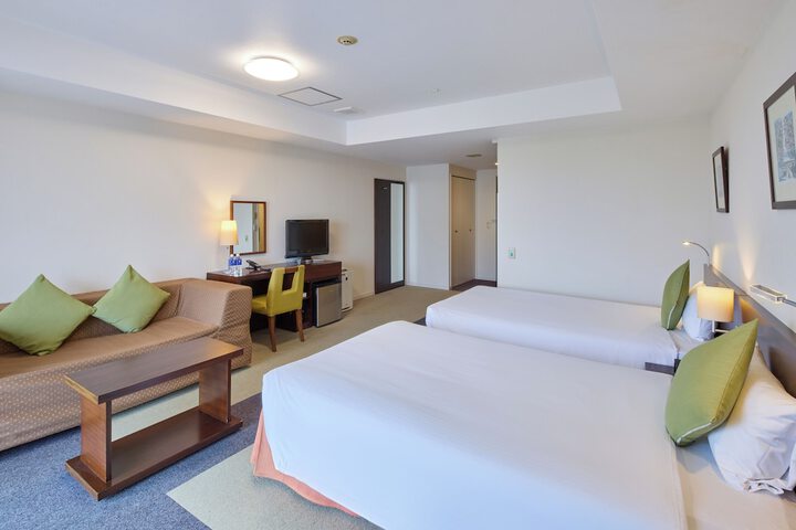 Room 16 of 92