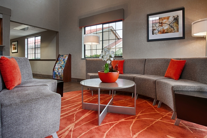 Entrance & Lobby