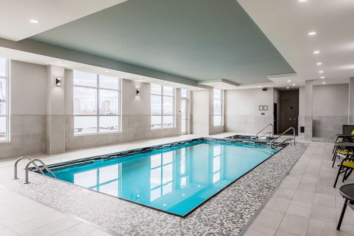 Hotel Pool