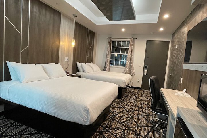 Room 9 of 33