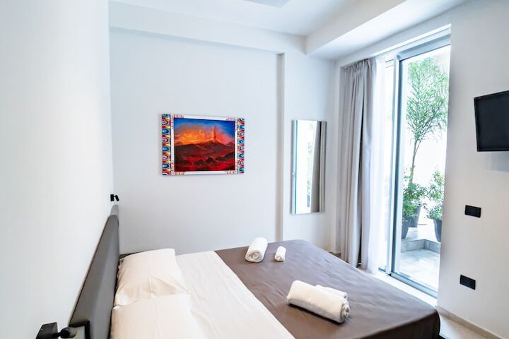 Room 6 of 28