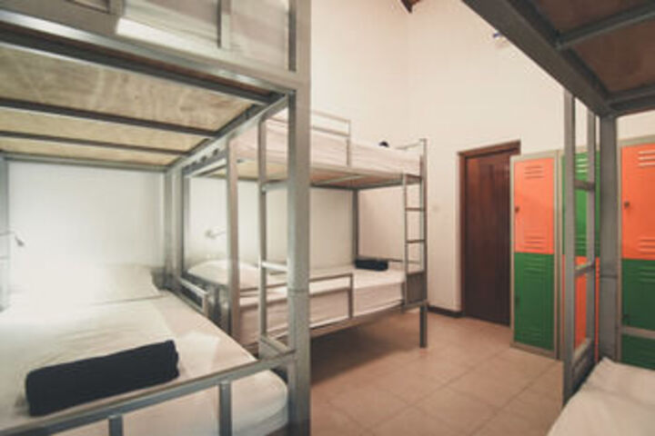 Room 14 of 33