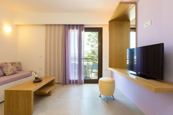 Room 27 of 73