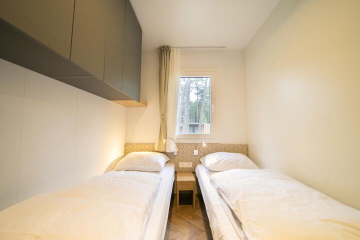 Room 5 of 35