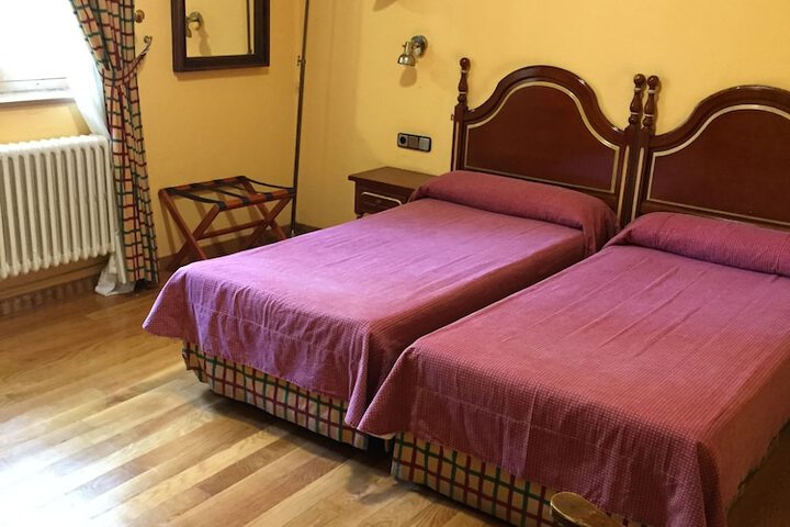 Room 9 of 40