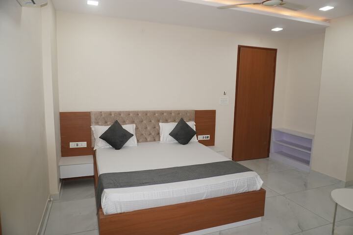 Room 10 of 47
