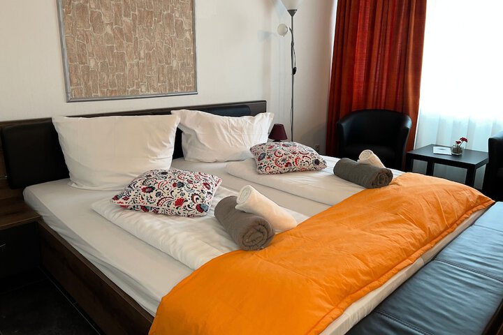 Room 10 of 72