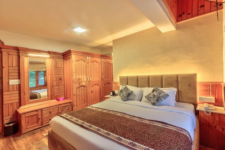 Room 10 of 61