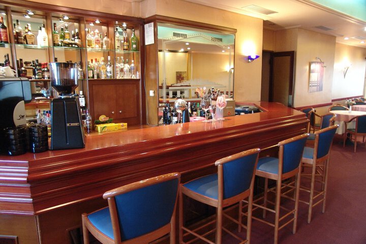 Lounge 69 of 84
