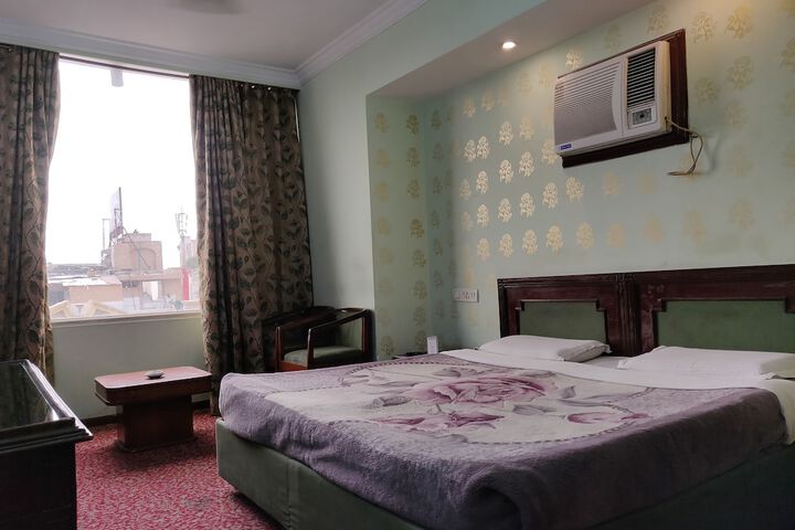 Room 25 of 59