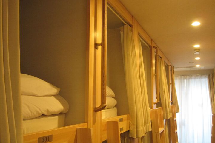 Room 6 of 26