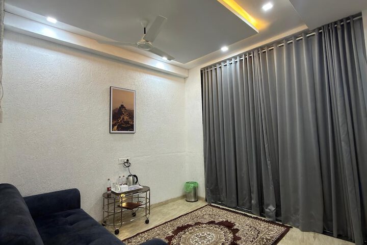 Room 51 of 83