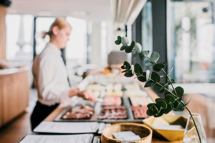 Dining 69 of 90