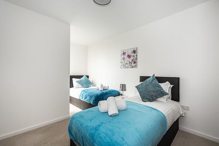 Room 4 of 13