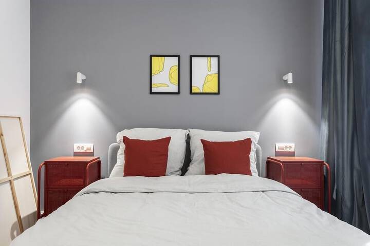 Room 9 of 33