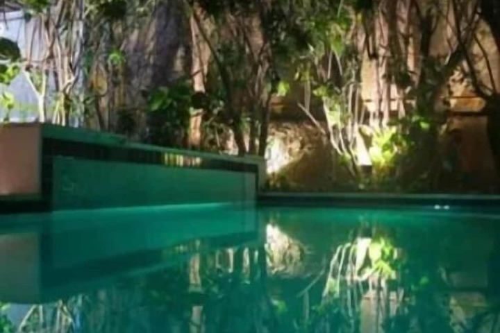 Pools & Facilities