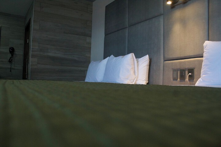 Double Deluxe King Bed (9 of 15)