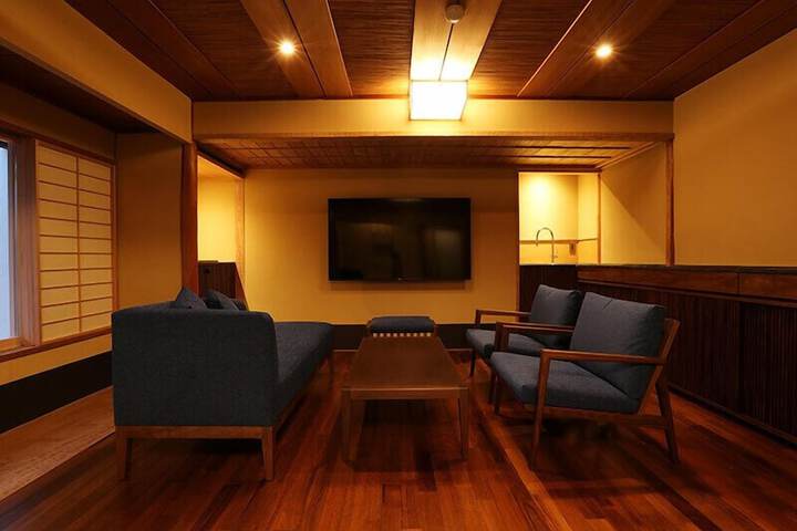 Room 12 of 68