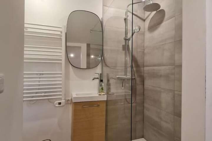 Room 42 of 48
