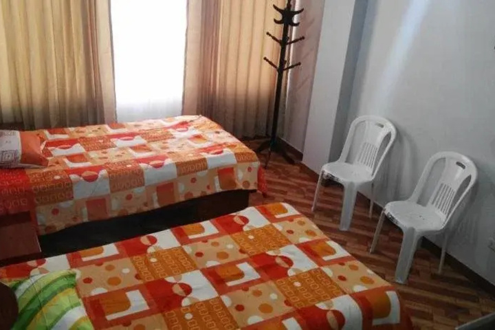 Room 6 of 18