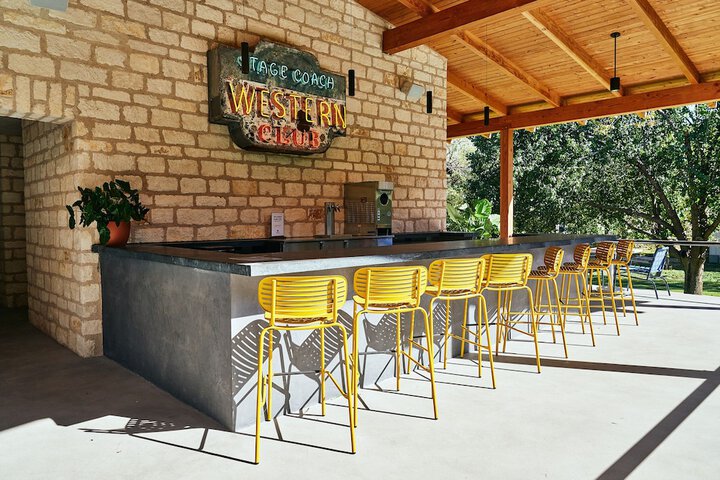 Poolside bar