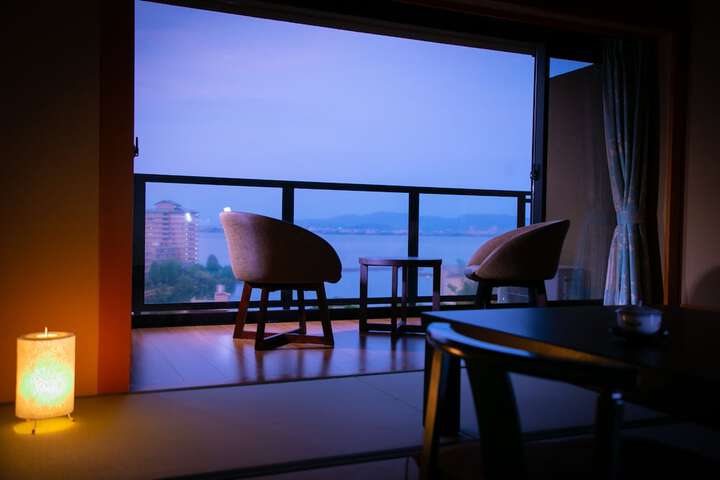 Room 27 of 70