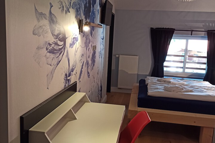 Room 20 of 133