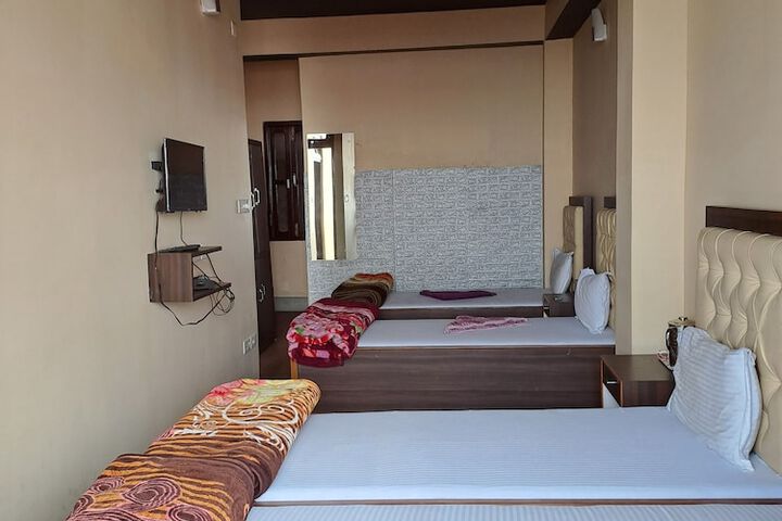 Room 3 of 12
