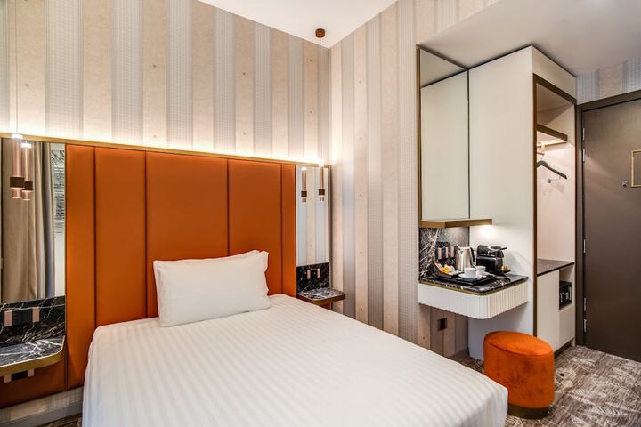 Room 39 of 114