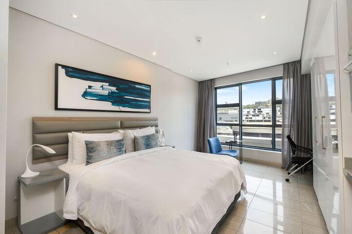 Room 28 of 210