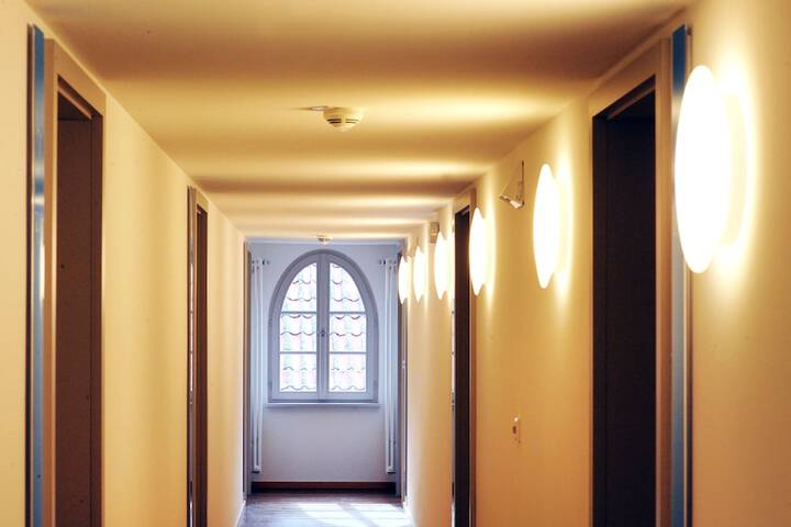 Ballroom/Hall 31 of 49