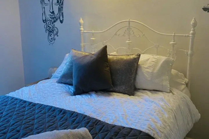 Room 4 of 19