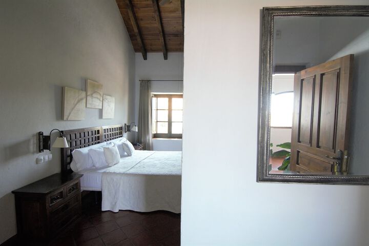 Room 10 of 98