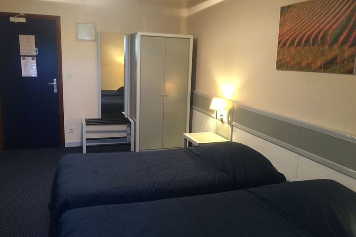 Room 11 of 29