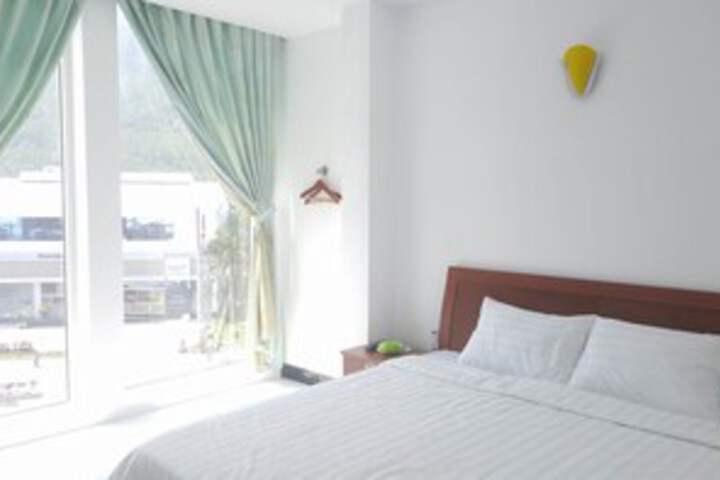 Room 2 of 12
